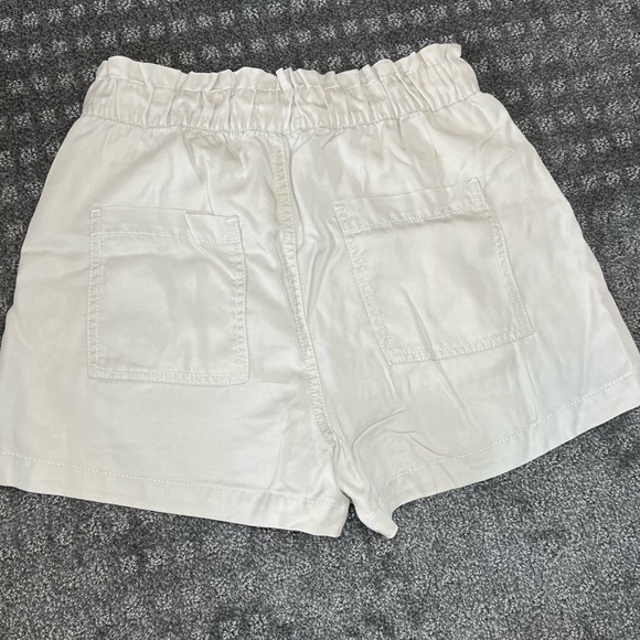 Loft, 100% Lyocel, drawstring waist shorts. Size S - Picture 4 of 9